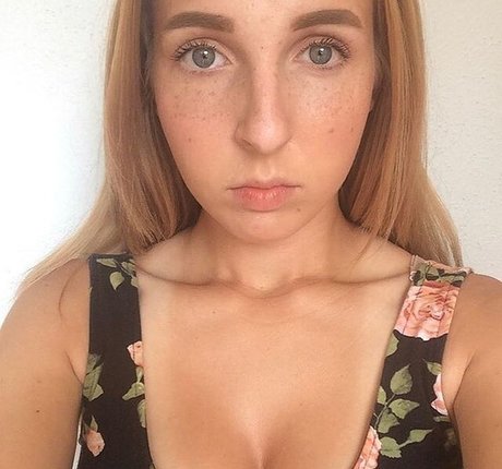 Megan Bitchell star erotic images