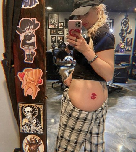 Elena Davies adult model image