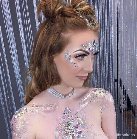 Aliceebrookees model erotic pictures