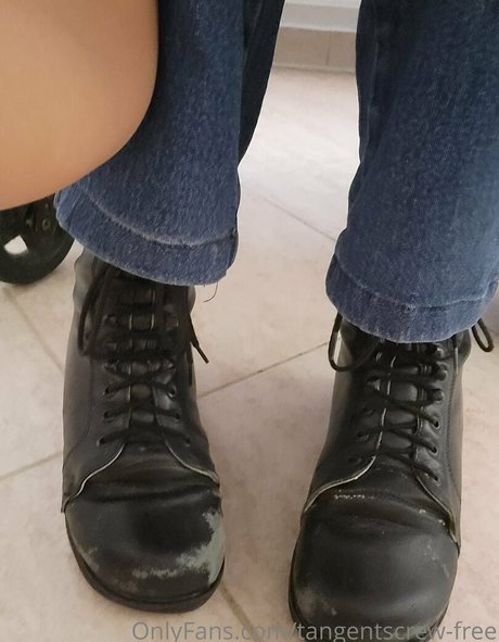 tangentscrew free nude model pictures