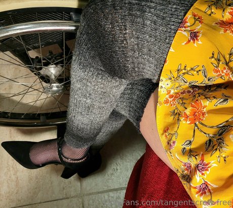 tangentscrew free nude model pic