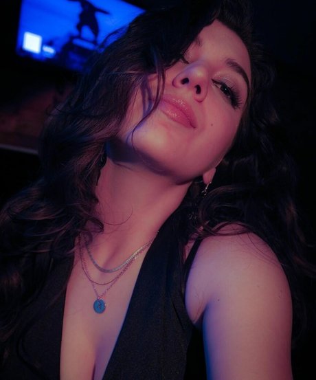 HannahBearsch hd model image