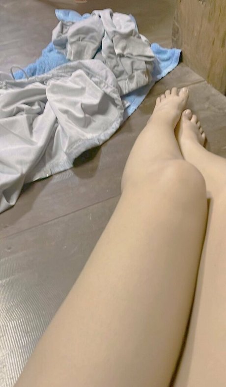 aikajo in beautiful model pic