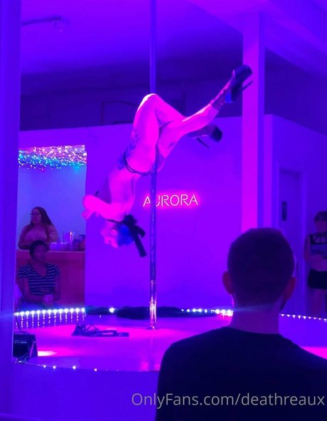 deathreaux porn model picture