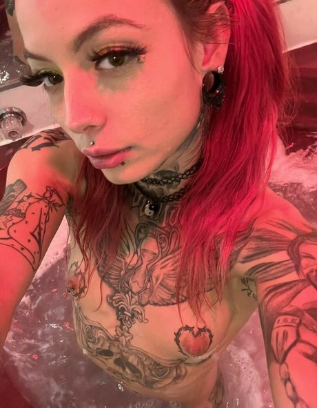 Luna Extreme beautiful model gallery