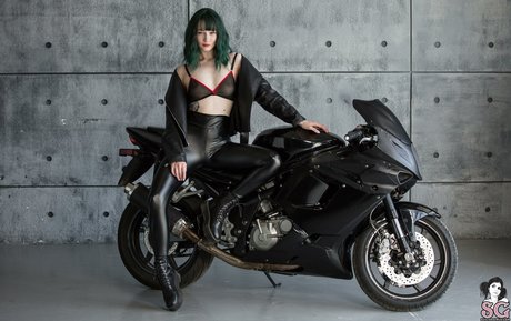 lisaberry sg nude star image