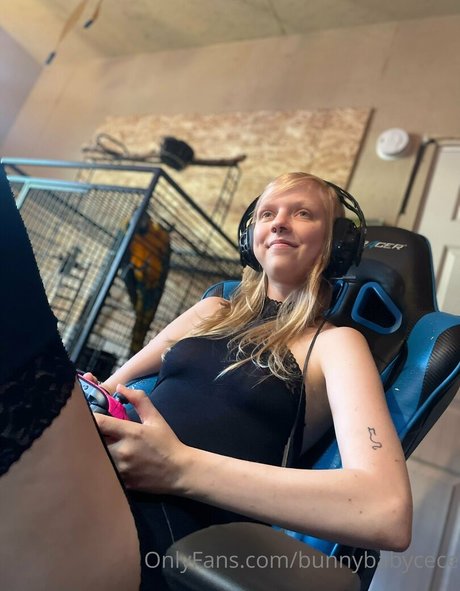 Bunnybabycece star sexy pic