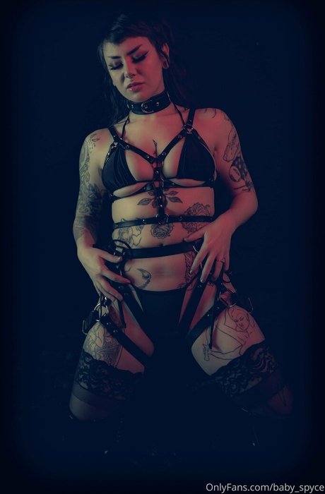 Synthia Valentine sex actress photo