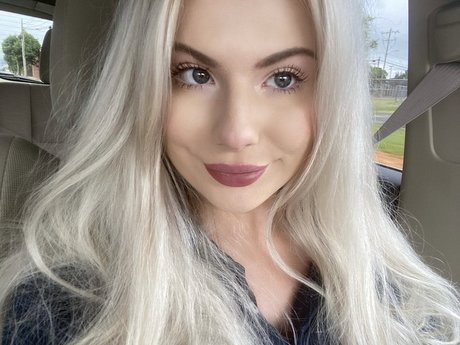 Riley Sinclair xxx actress pictures