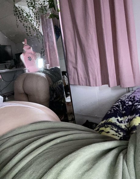 Hentaihips free model photos