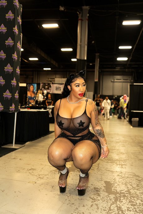 Tokyo Drift art model photos