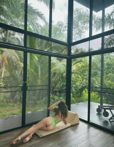 robinsoncrusoe nude model gallery