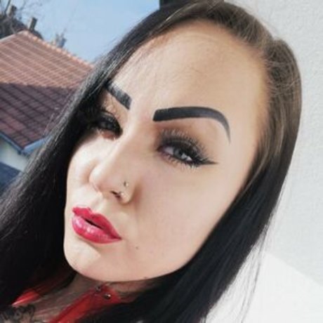 shiny queen hd pornstar pic