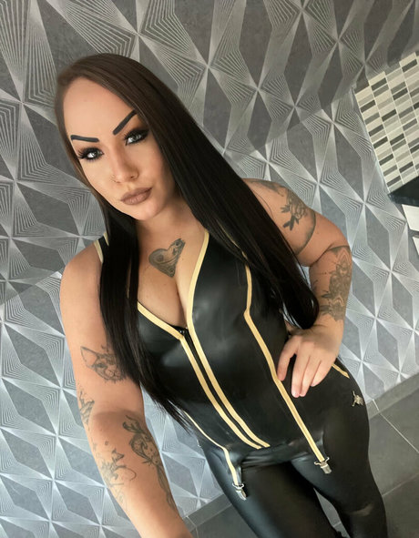 shiny queen pornstar beautiful photo