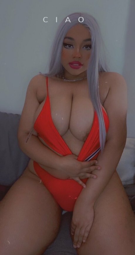 Iris black21 nude actress img