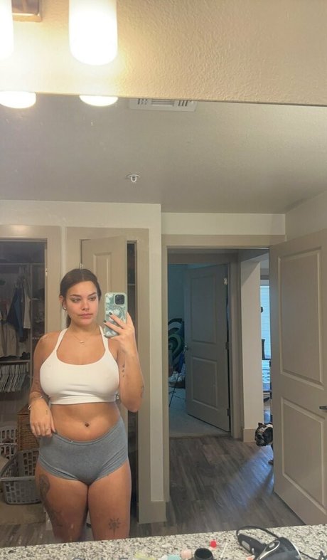 Txisten sexy actress photos