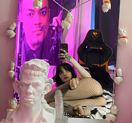 tranny onlyfans porn image