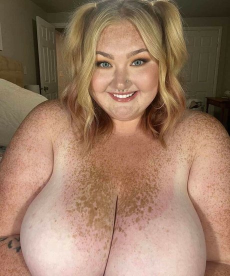 Kait Freckles pornstar photo