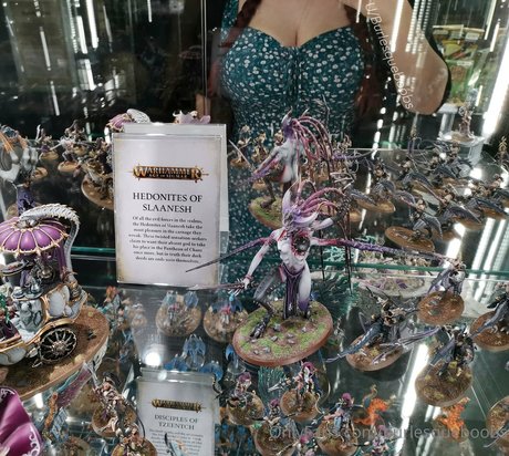 Burlesqueboobs star top picture