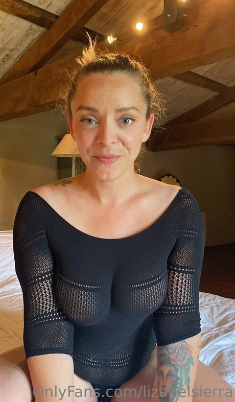 Liza Del Sierra art model photos