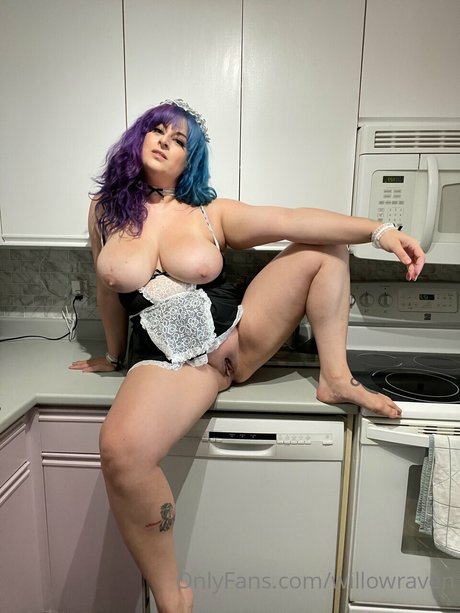 Willow Raven model xxx pic