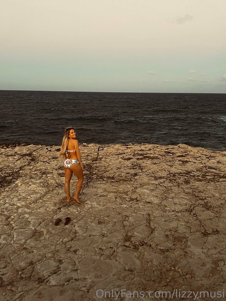 Lizzy musi nudes star photos
