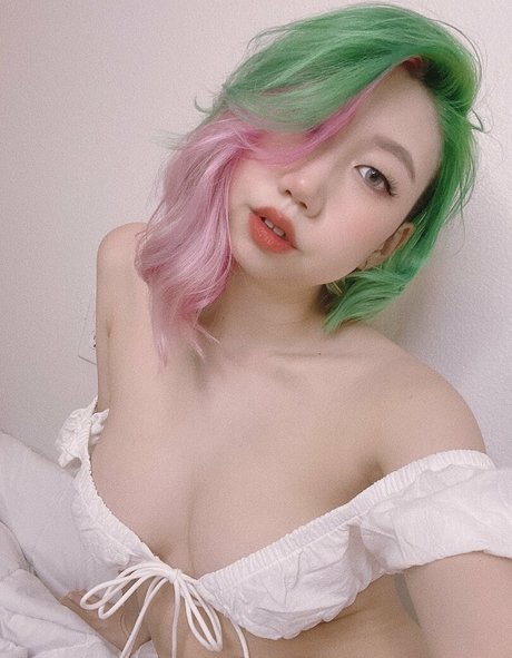 Danisaurz model beautiful image