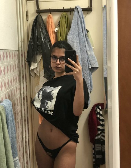 cleoisaway sexy star pics