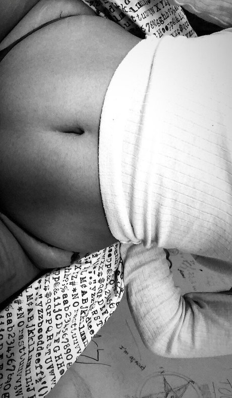 cleoisaway top model pic