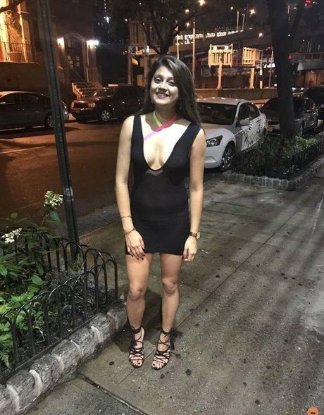 Extraperky model free image