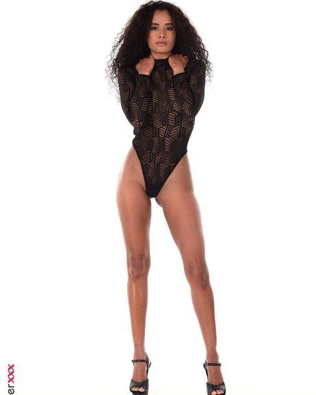 Mia Nix free pornstar pics