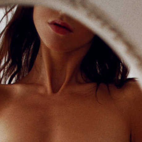 babe brunette onlyfans art nude archive