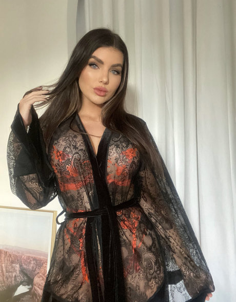 Nicole Thorne erotic star image