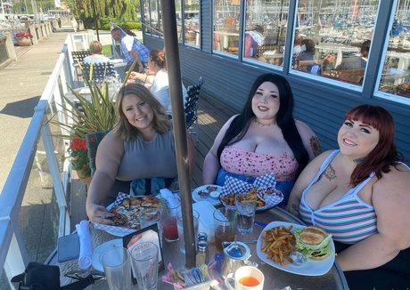 sexy mom onlyfans pretty pics