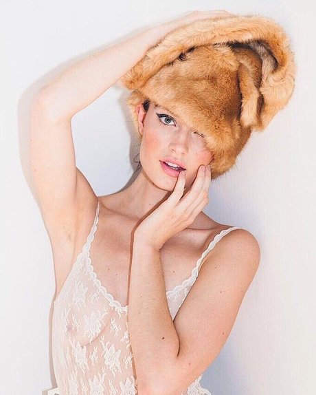 Lacey Claire Rogers porn model pictures