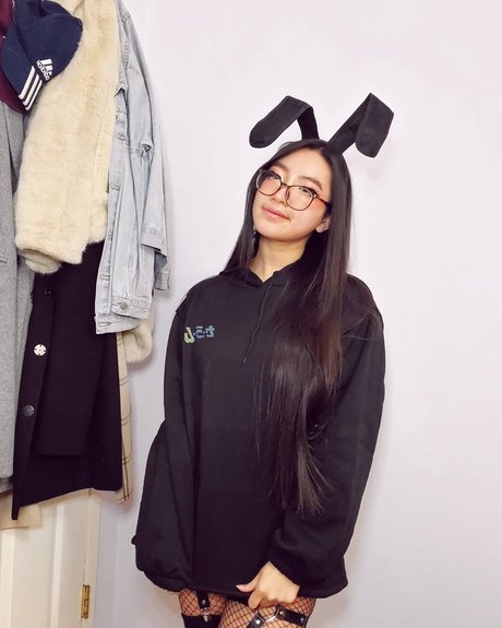 Peachkissxx model porn pictures