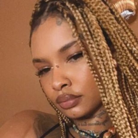 Bleu2lost art model pic