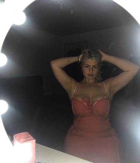 Laura Schepens adult model images