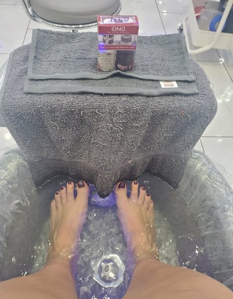 sweetfeet2187 sexy star photo