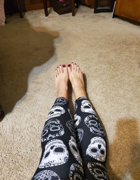 sweetfeet2187 erotic pornstar images