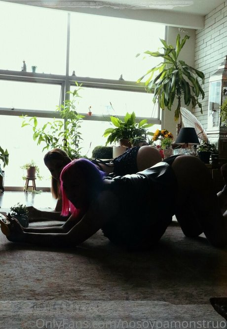 Pamonstruo sex model image