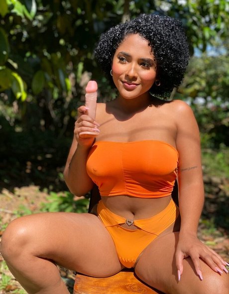 Raychellemcm art model pic