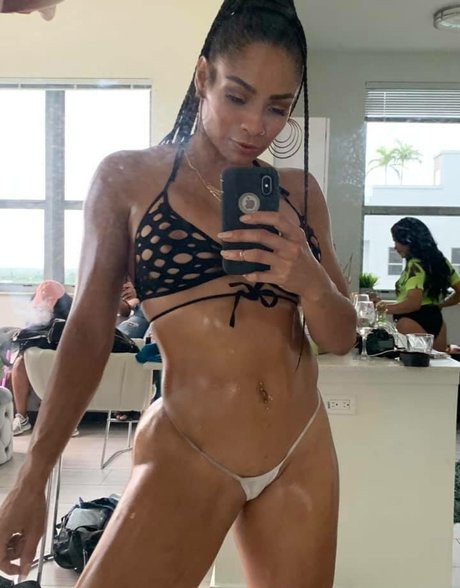 Shar Zayn erotic star picture