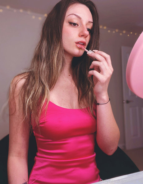 Izzy xx art pornstar img