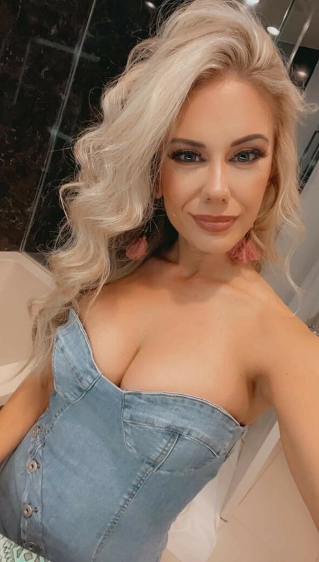 Midskarinnoelle model nudes img