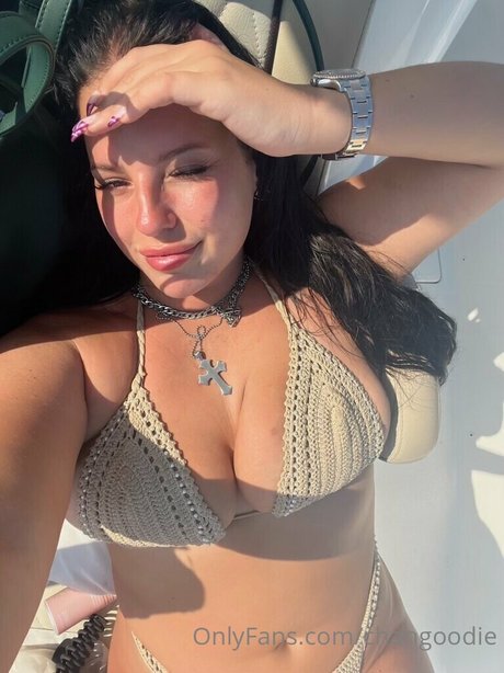 Changoodie adult actress img