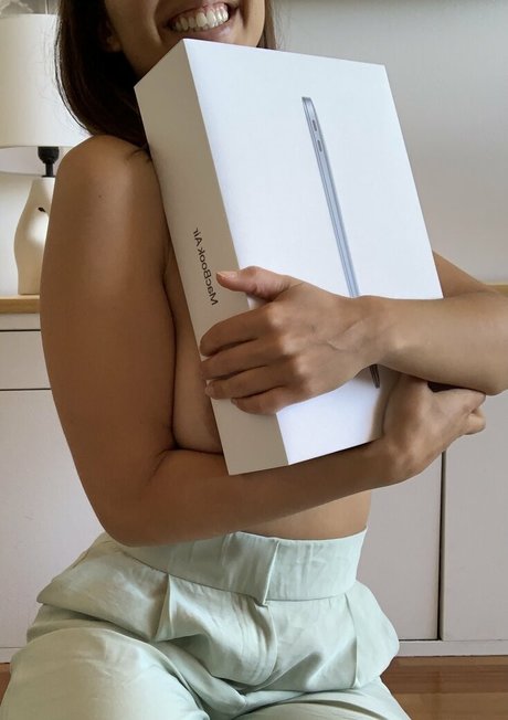 oliheartfree naked actress photos