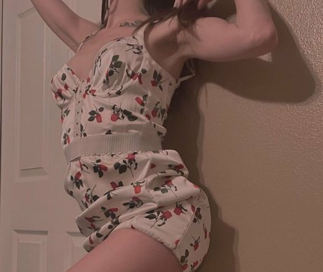 bel0vedbambi adult actress img