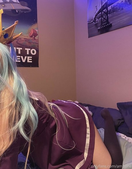 bel0vedbambi top model image