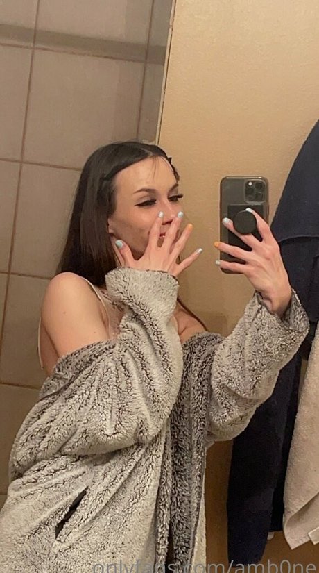 bel0vedbambi naked star pics